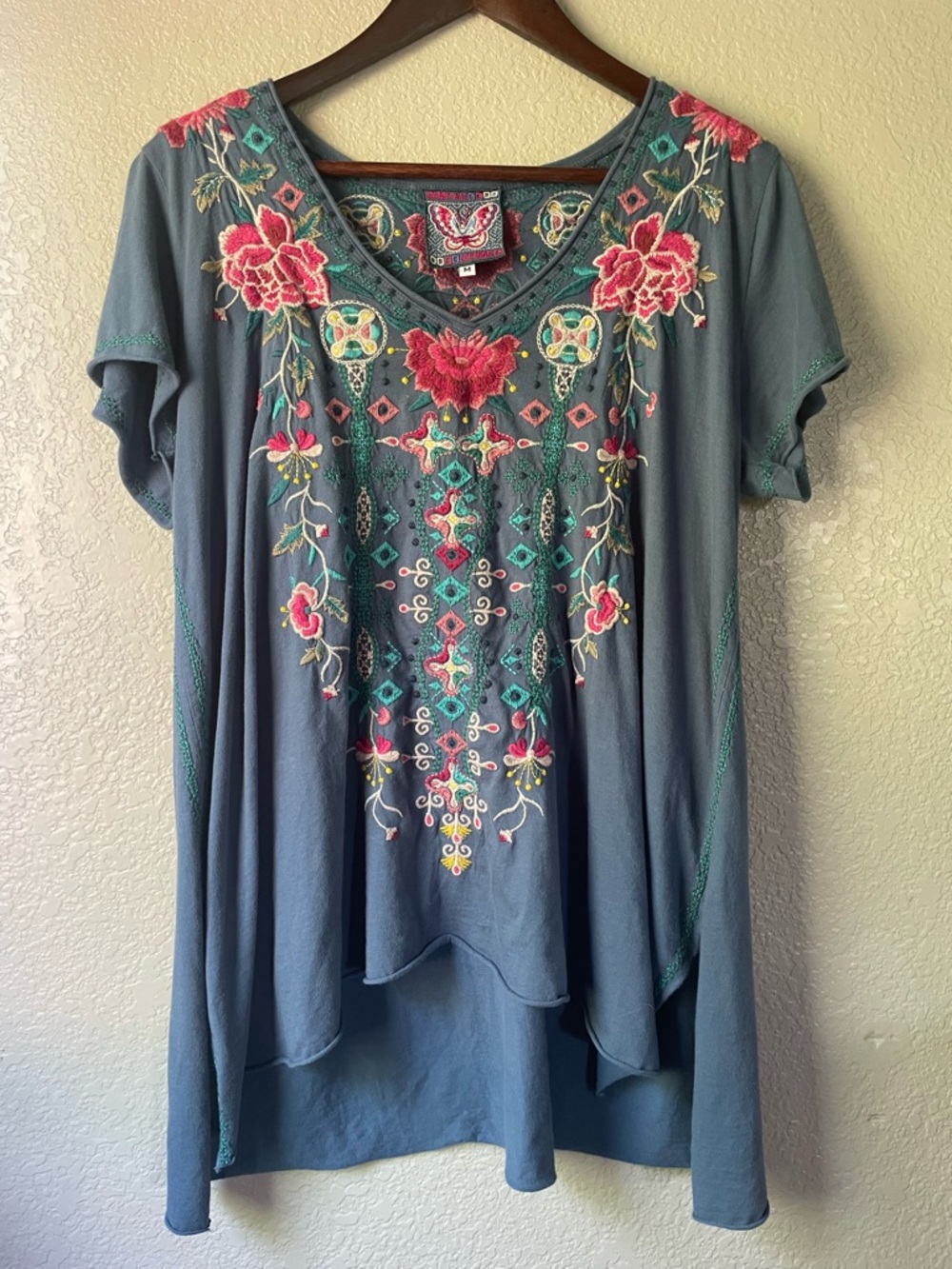Johnny Was JW Los Angeles Womens Medium Blue Embroidered Boho Hippie Tunic Top - Picture 2 of 9